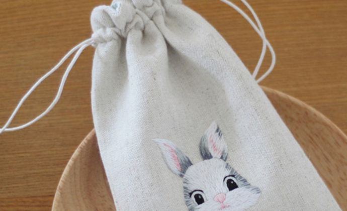 刺绣萌兔兔束口袋