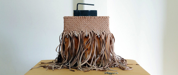 160米皮绳，35小时，编织一只美丽的皮革手袋，来自手工设计师Elena Berton
