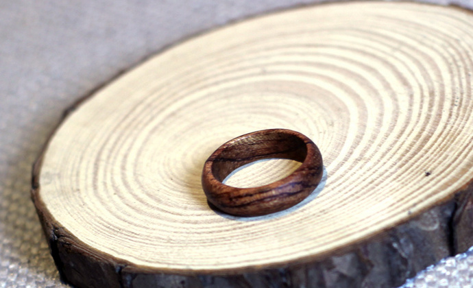 黄花梨手工打磨木头戒指 传统圆戒