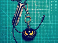FENDI怪兽版本铆钉皮钥匙链