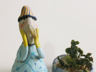 谷陶社 特色人偶摆件手工陶瓷——丑小鸭脱变