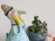谷陶社 特色人偶摆件手工陶瓷——丑小鸭脱变