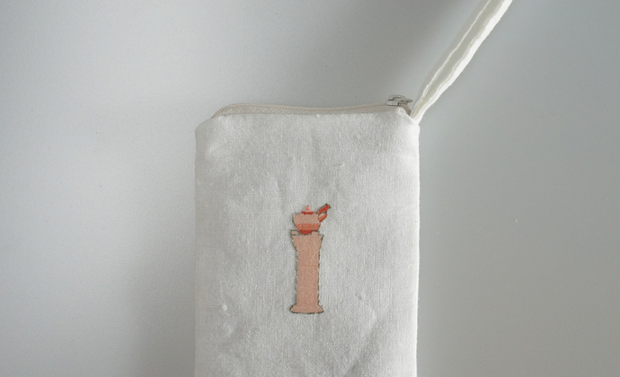 『不舊小姐』原创手工刺绣“红泥小火炉”手机包手拿包